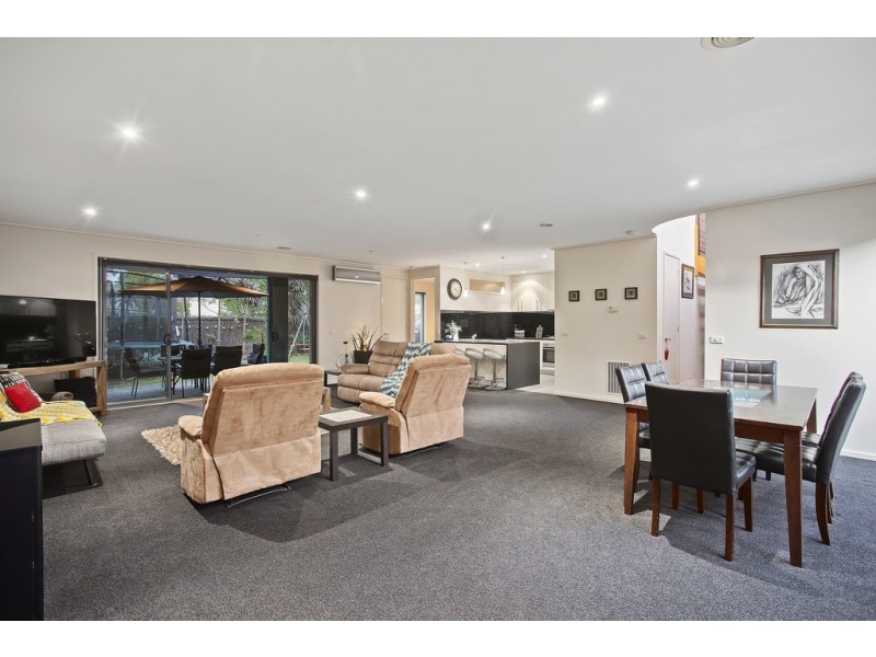 5 Fisher Mews, Waterways VIC 3195