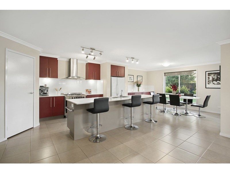 3 Spoonbill Place, Waterways VIC 3195