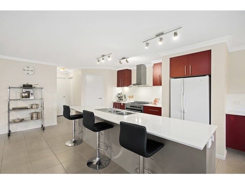 3 Spoonbill Place, Waterways VIC 3195