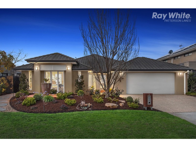 9 Waterlily Court, Waterways VIC 3195