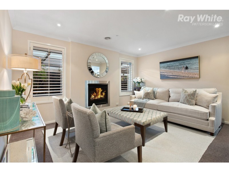 9 Waterlily Court, Waterways VIC 3195