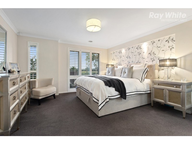 9 Waterlily Court, Waterways VIC 3195