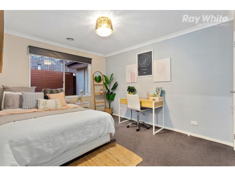 9 Waterlily Court, Waterways VIC 3195