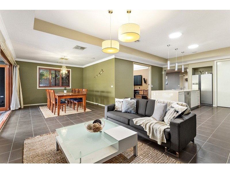 58 Island Point Avenue, Waterways VIC 3195