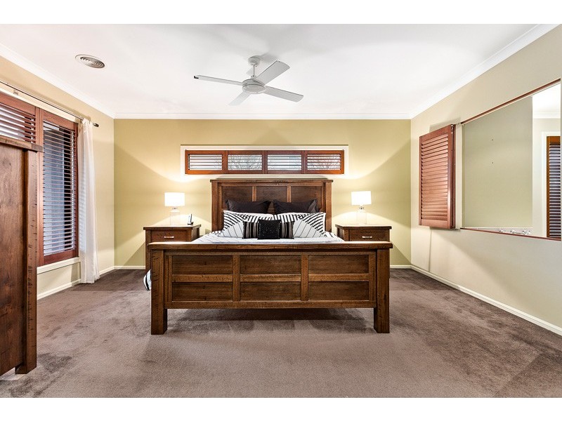 58 Island Point Avenue, Waterways VIC 3195