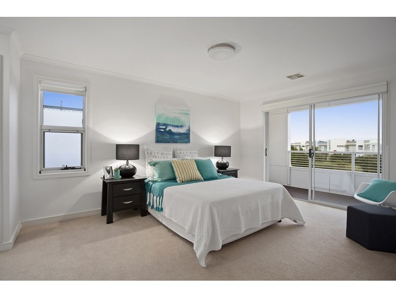 1 Paragon Way, Waterways VIC 3195