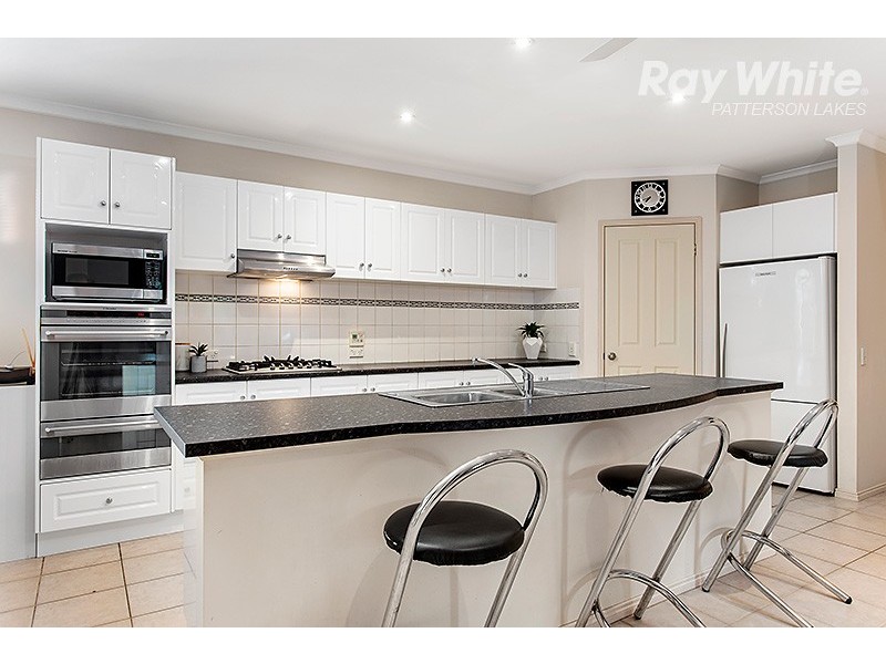 12 Tasman Court, Patterson Lakes VIC 3197