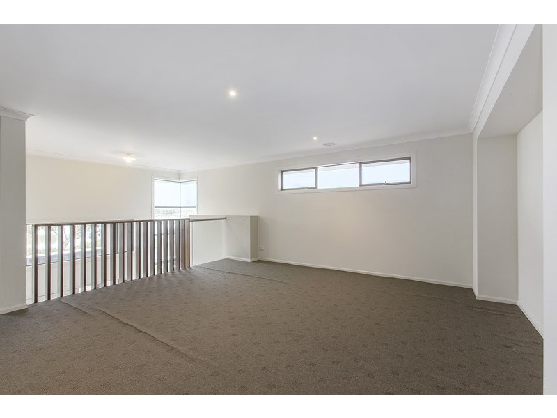 8 Black Swan Lane, Waterways VIC 3195