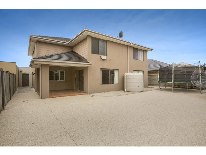 8 Black Swan Lane, Waterways VIC 3195