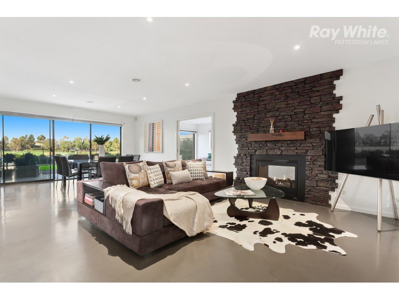 6 Mulga Lane, Waterways VIC 3195