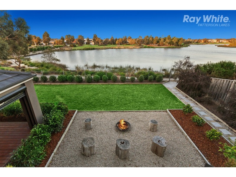 6 Mulga Lane, Waterways VIC 3195