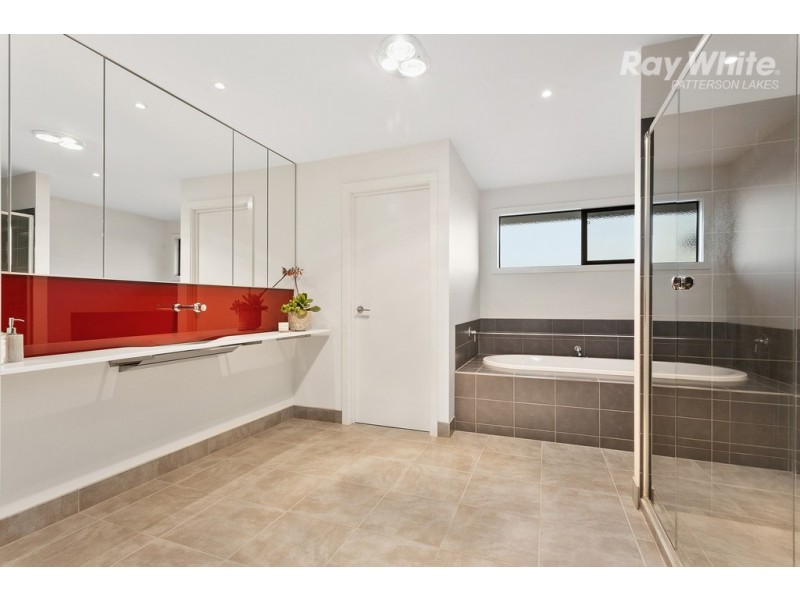 6 Mulga Lane, Waterways VIC 3195