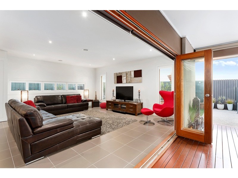 80 Island Point Ave, Waterways VIC 3195