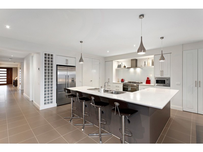 80 Island Point Ave, Waterways VIC 3195