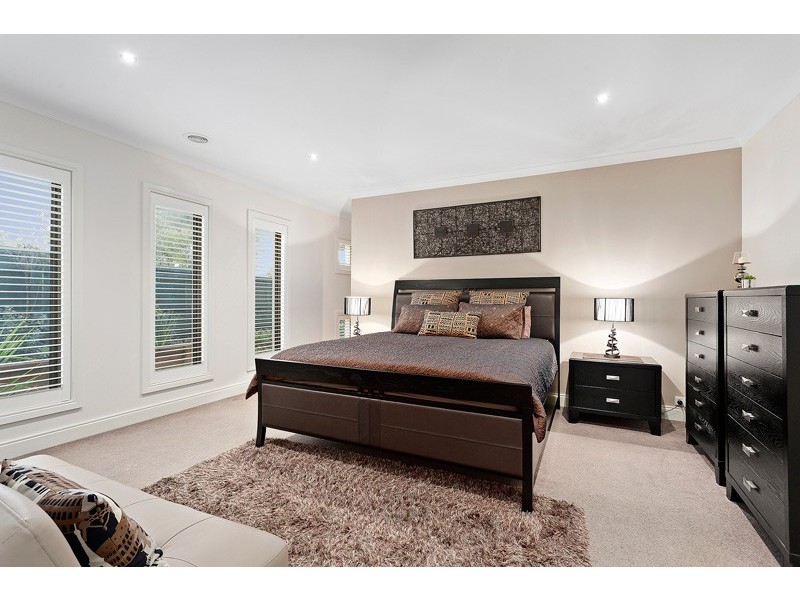 80 Island Point Ave, Waterways VIC 3195