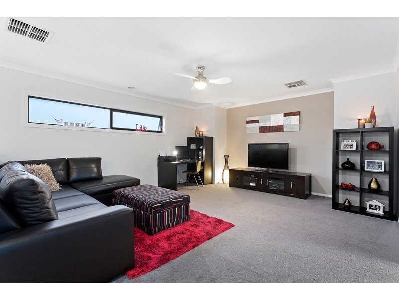 80 Island Point Ave, Waterways VIC 3195