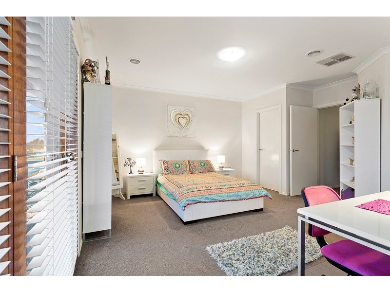 80 Island Point Ave, Waterways VIC 3195