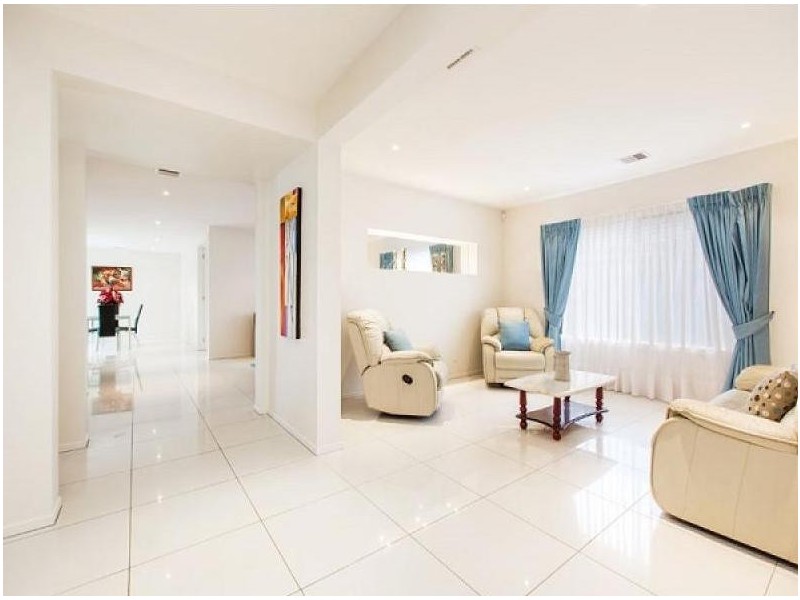 12 Coorong Circle, Waterways VIC 3195