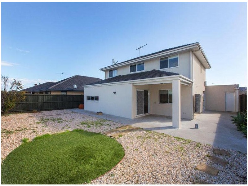 12 Coorong Circle, Waterways VIC 3195