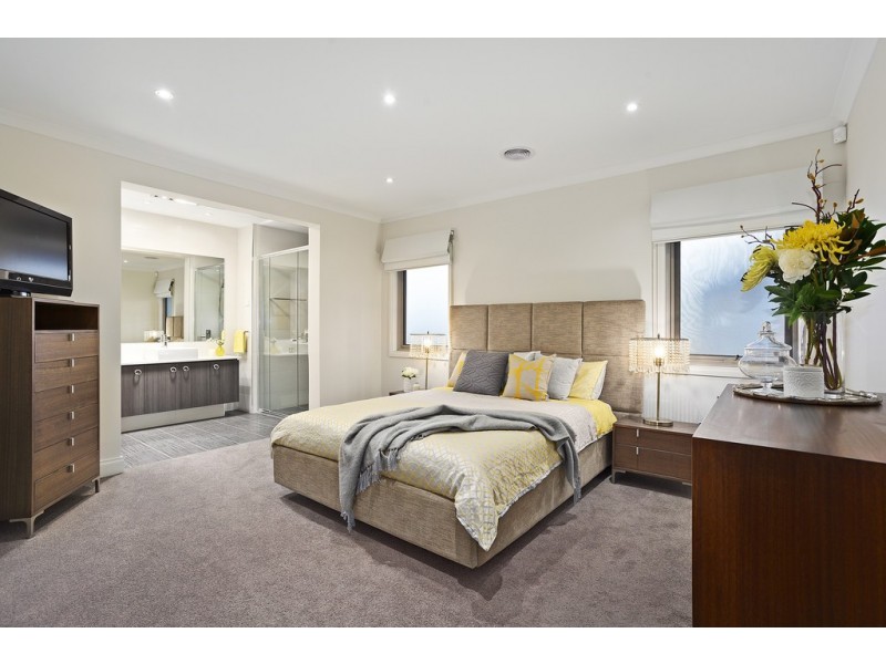 5 Serpentine Court, Waterways VIC 3195