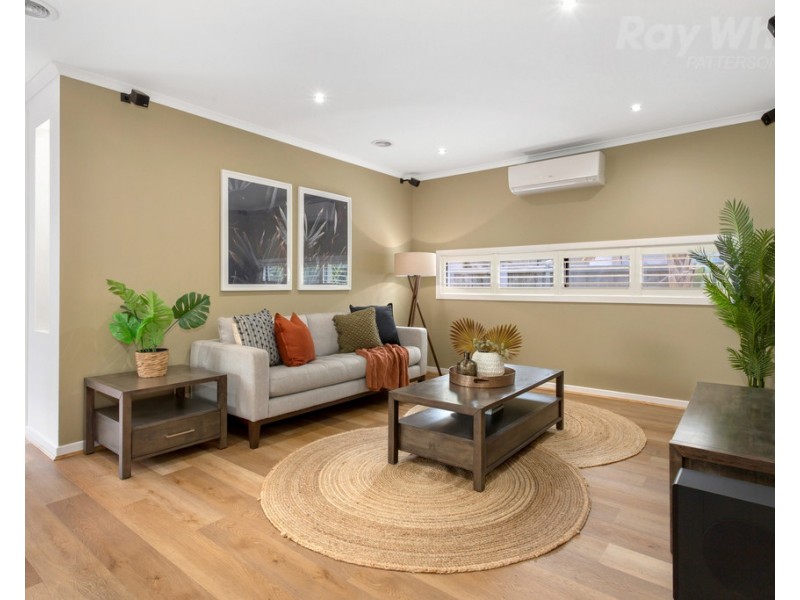 29 Deepwater Drive, Waterways VIC 3195