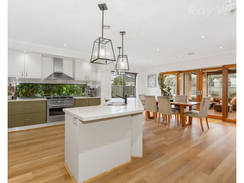 29 Deepwater Drive, Waterways VIC 3195