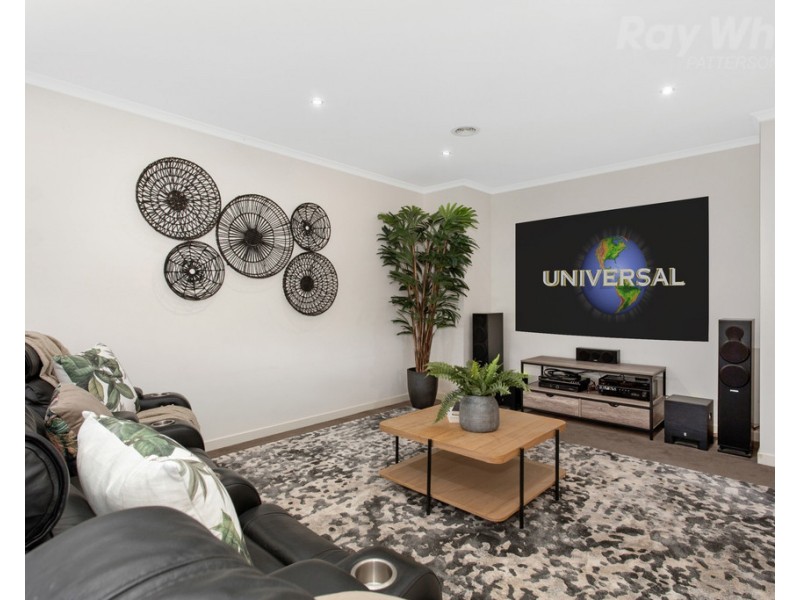 29 Deepwater Drive, Waterways VIC 3195