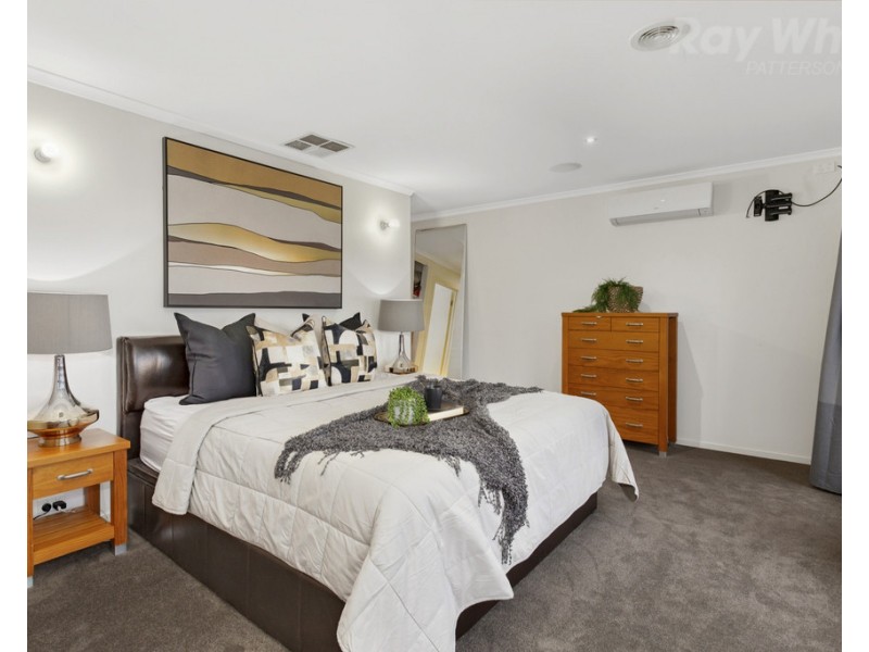 29 Deepwater Drive, Waterways VIC 3195