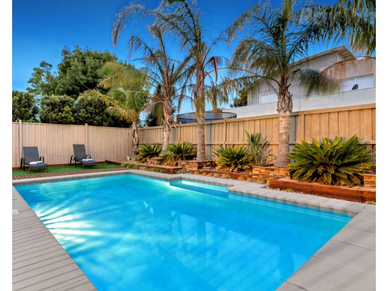 29 Deepwater Drive, Waterways VIC 3195