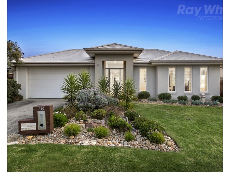 16 Binglebay Avenue, Waterways VIC 3195