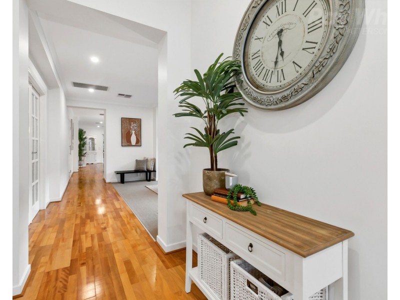 16 Binglebay Avenue, Waterways VIC 3195