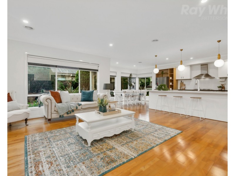 16 Binglebay Avenue, Waterways VIC 3195