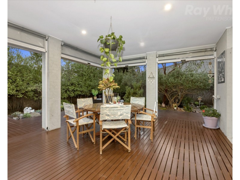 16 Binglebay Avenue, Waterways VIC 3195