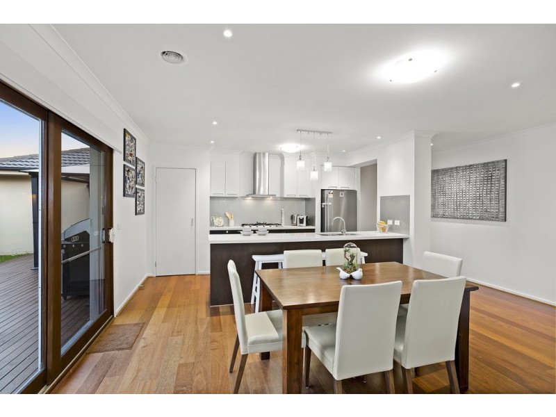 17 Barmah Place, Waterways VIC 3195