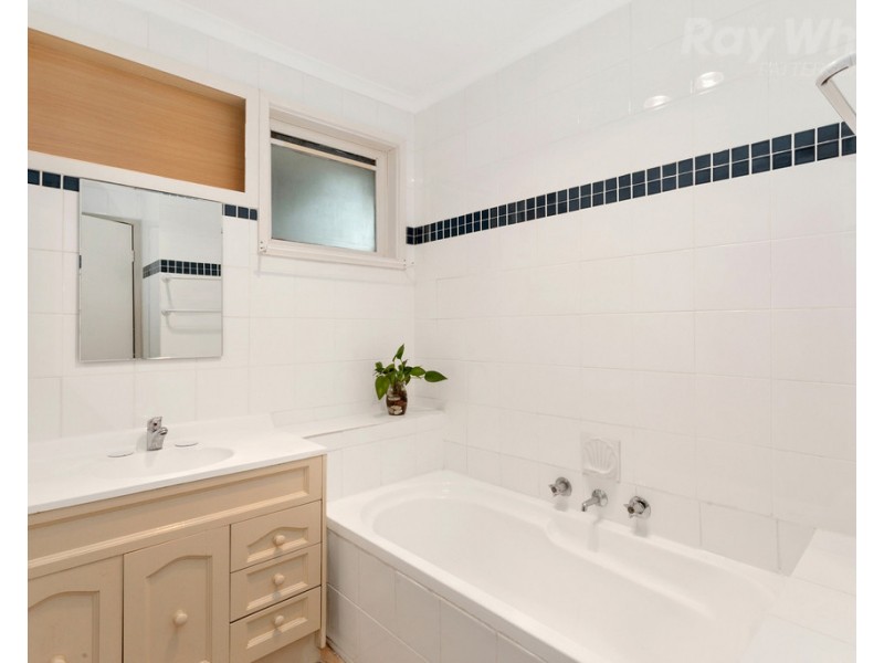 5 Adelong Court, Patterson Lakes VIC 3197