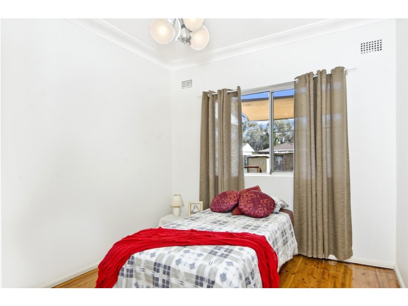 12 Rosemont Avenue, Smithfield NSW 2164