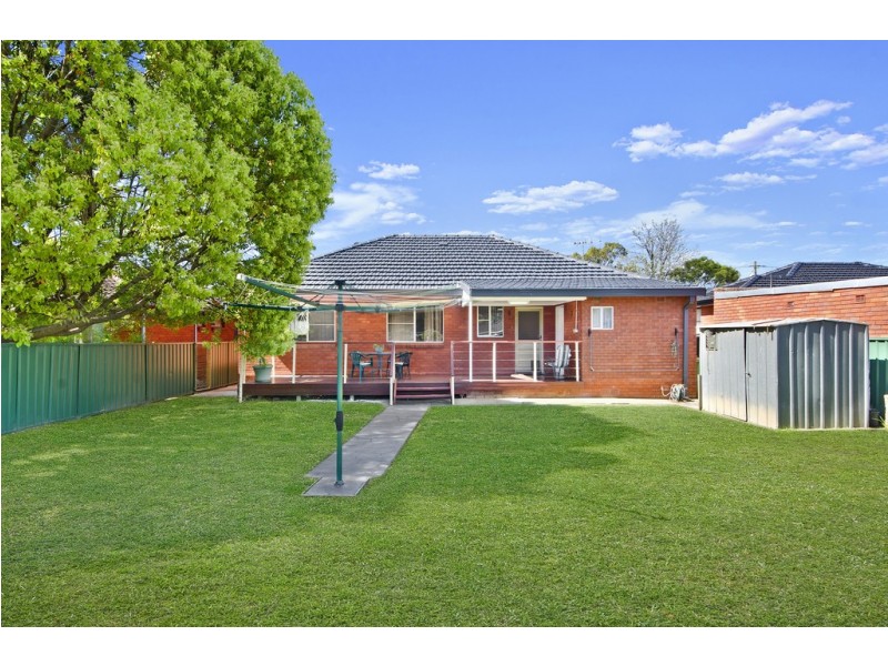 12 Rosemont Avenue, Smithfield NSW 2164