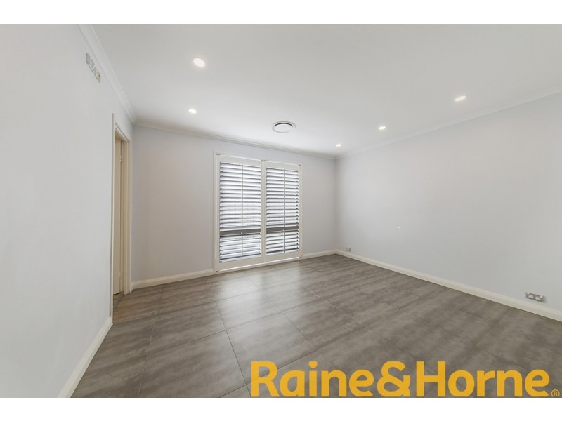 5 Boronia Drive, Voyager Point NSW 2172