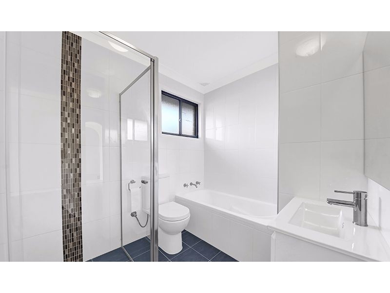 41 Corinda Street, St Johns Park NSW 2176