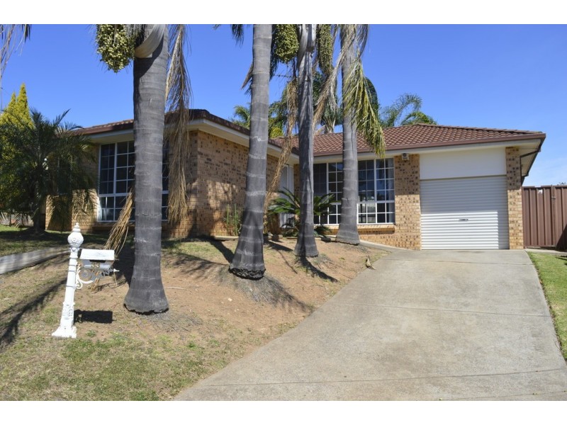 33 Bower-Bird Crescent, Hinchinbrook NSW 2168