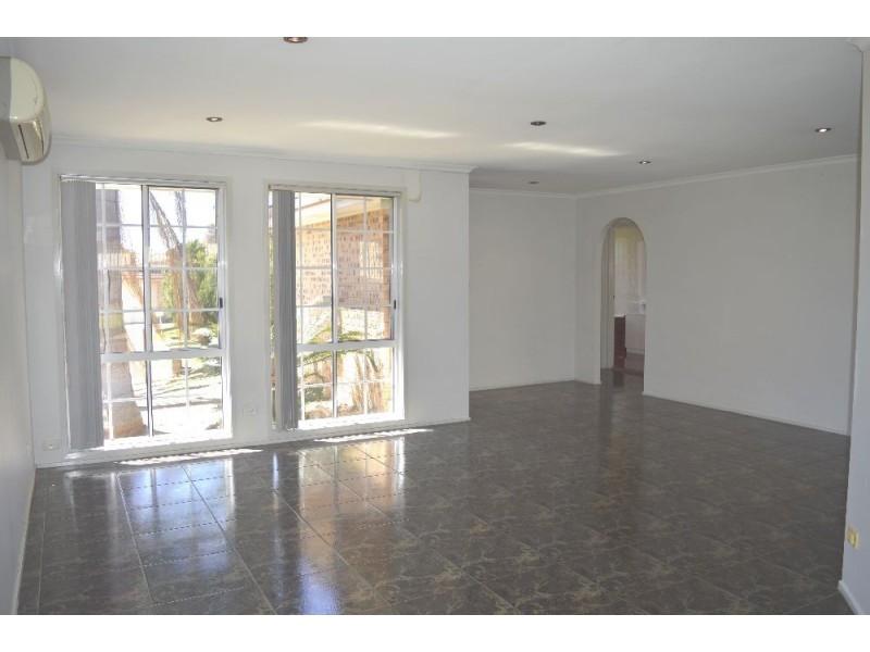 33 Bower-Bird Crescent, Hinchinbrook NSW 2168