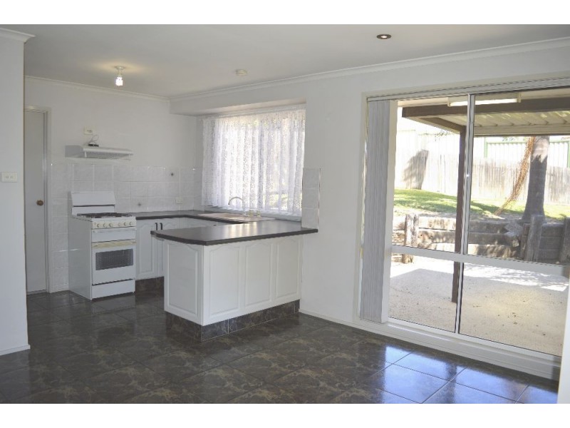 33 Bower-Bird Crescent, Hinchinbrook NSW 2168