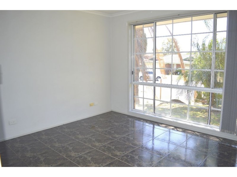 33 Bower-Bird Crescent, Hinchinbrook NSW 2168