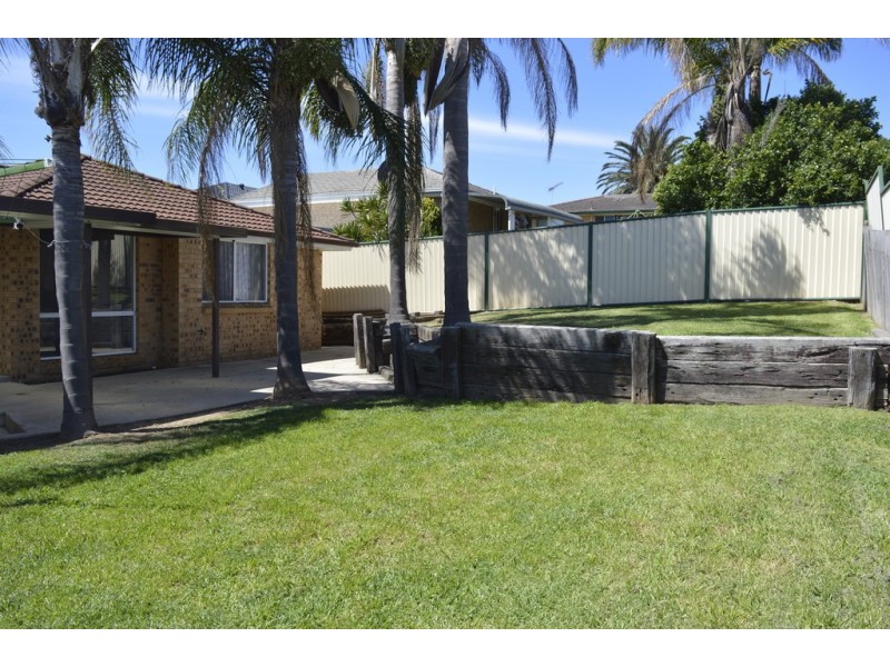 33 Bower-Bird Crescent, Hinchinbrook NSW 2168