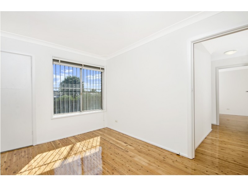 25a Hinkler Street, Smithfield NSW 2164