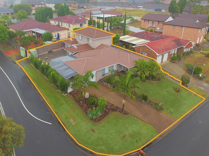 1 Glen Elgin Crescent, Edensor Park NSW 2176