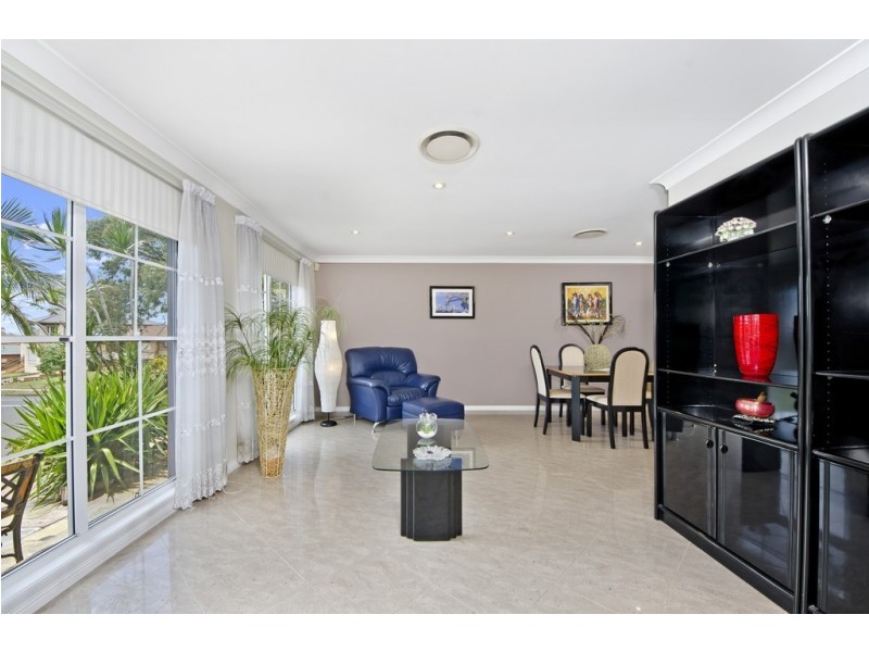 1 Glen Elgin Crescent, Edensor Park NSW 2176