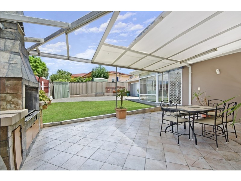 1 Glen Elgin Crescent, Edensor Park NSW 2176