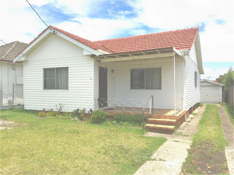 10 Lupin Avenue, Fairfield East NSW 2165