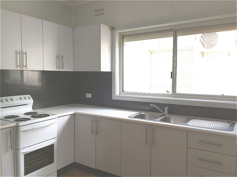 10 Lupin Avenue, Fairfield East NSW 2165